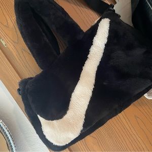 Nike Faux fur duffle bag